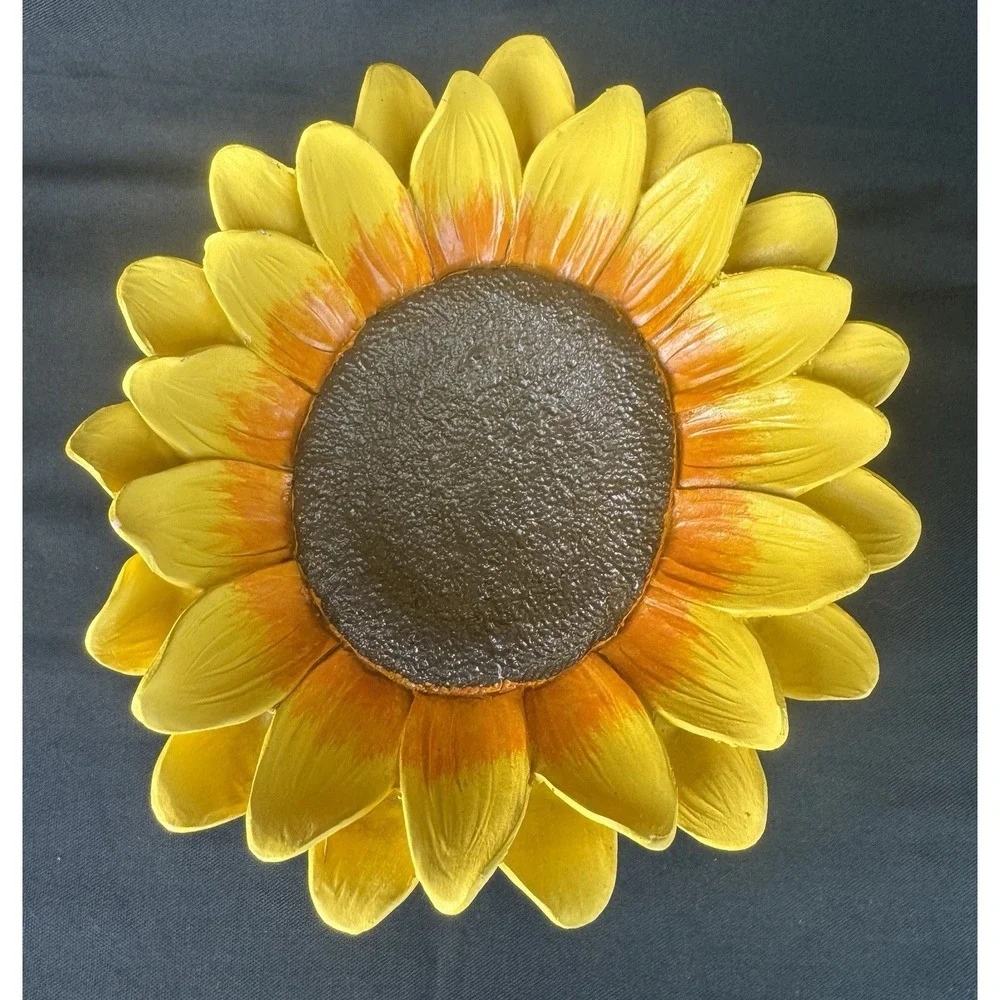 Decorative Whimsical Frogs Under Sunflower Statue/Decor/Small Birdfeeder